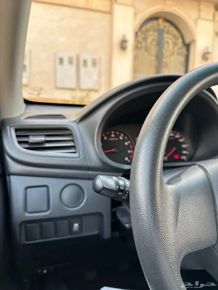 متسوبيشي L200 2022 بنزين 18