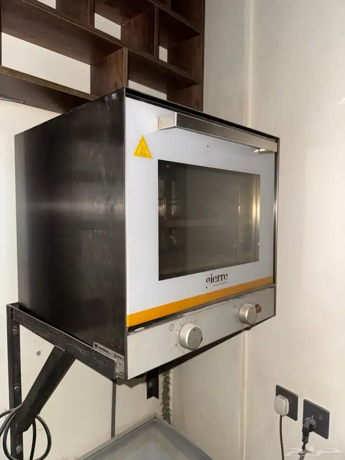 فرن معجنات ايطالي من شركه Gierre 0