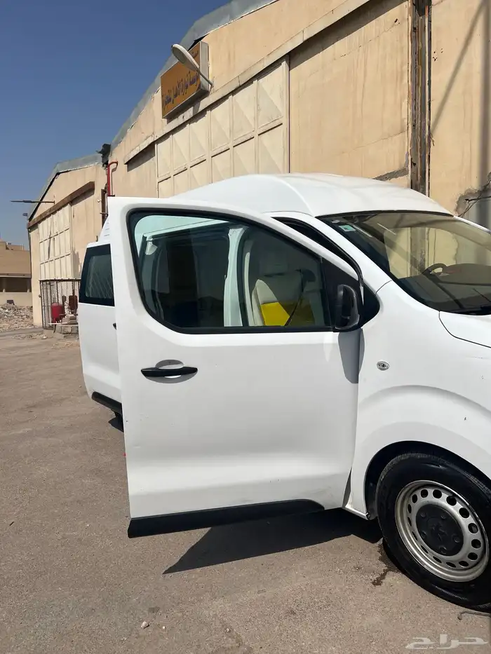 بيجو   فان  ابيض  2020 5