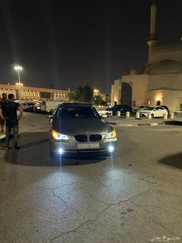 BMW 520i (M5) 12