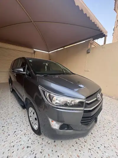 تويوتا انوفا 2019 رصاصي index