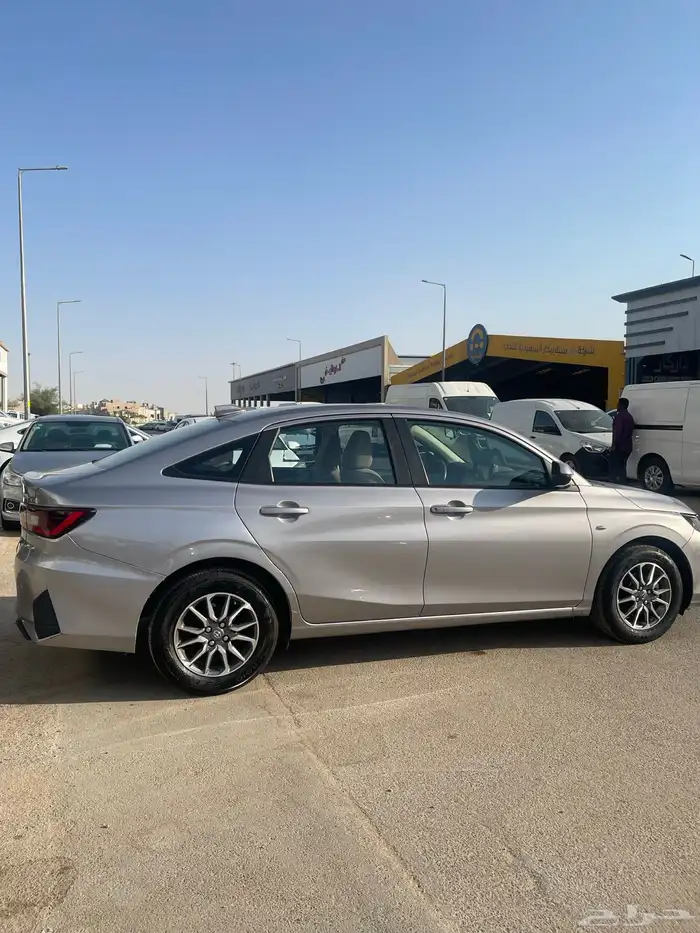 تويوتا يارس موديل 2023 Y استاندر عداد 90 3