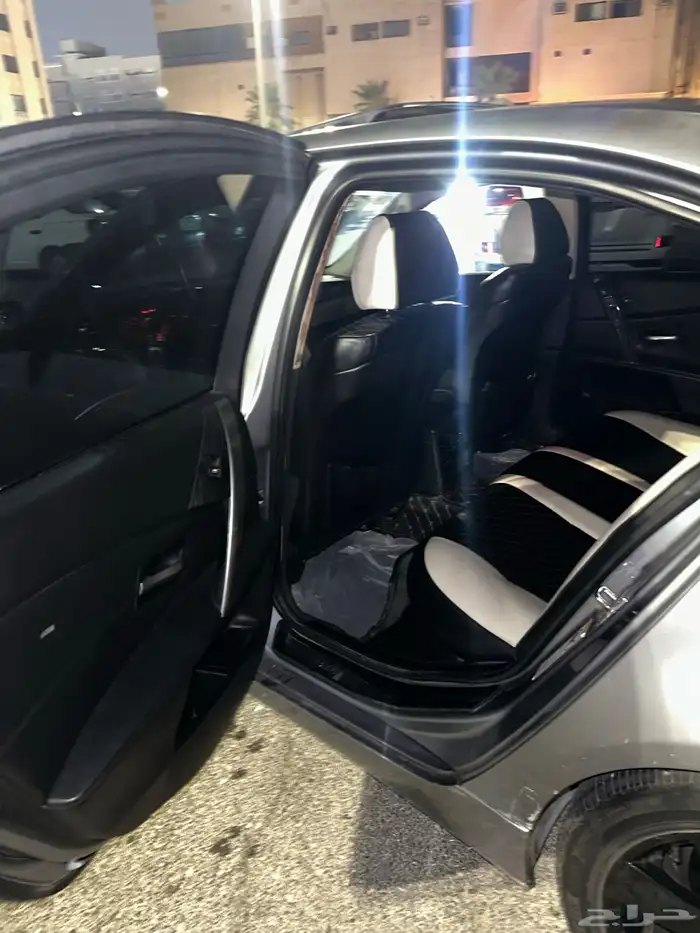 BMW 520i (M5) 8