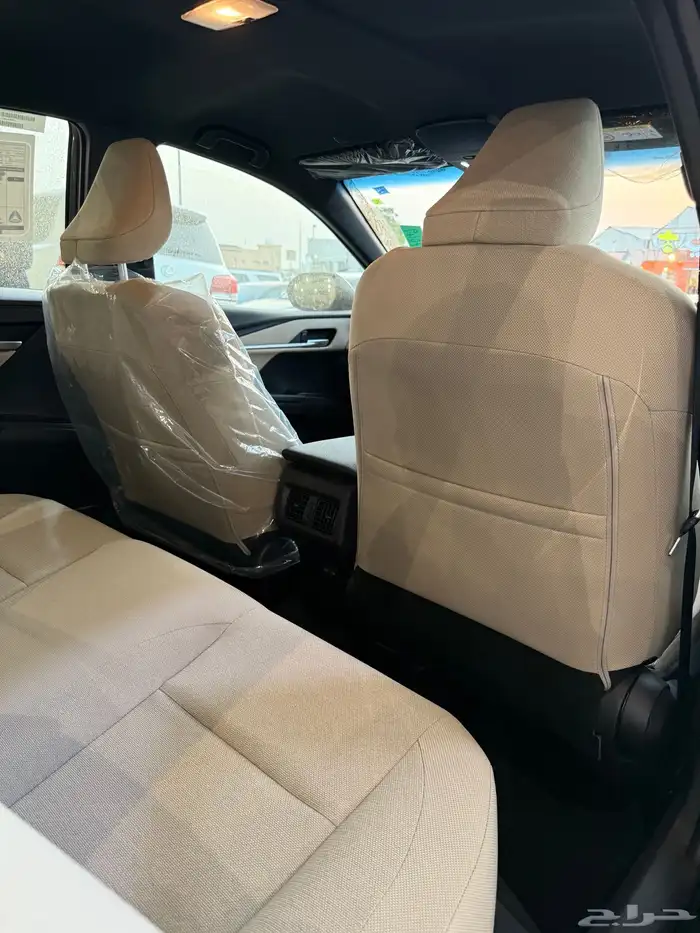 كامري E استاندر 2025 اسود اصفار 16