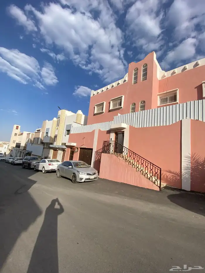 مستودع صغير بعتود خلف مشغل جمالك وبالقرب من البناء والعمران 0