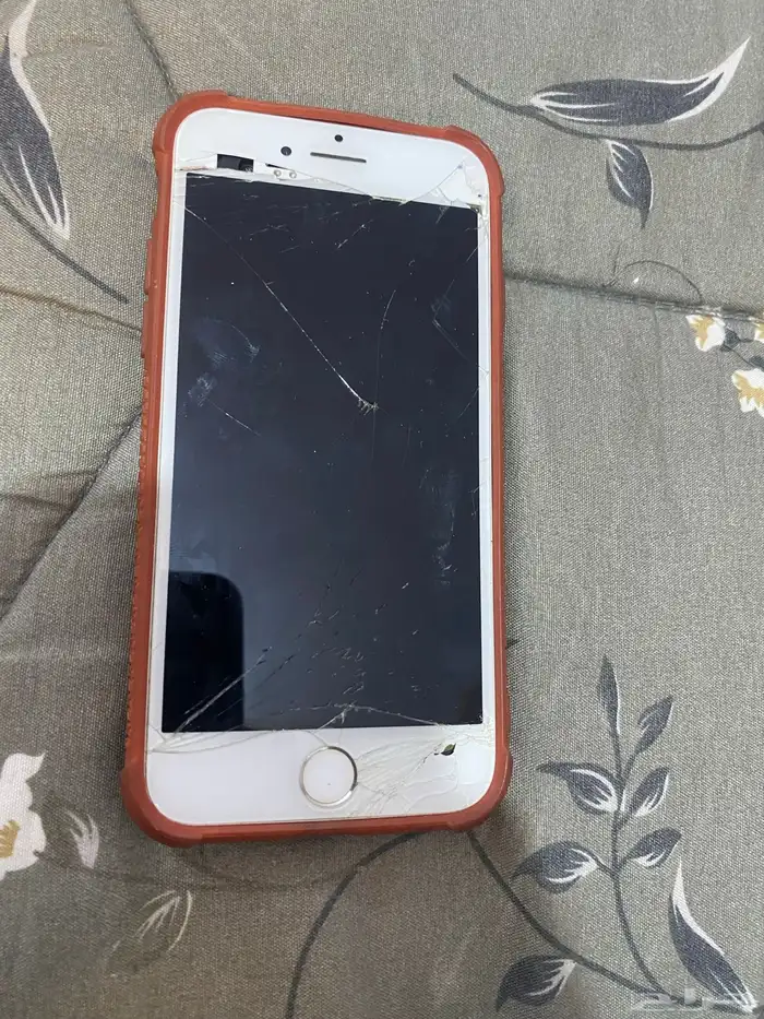 آيفون 7 نظيف جدا وشغال بس يبيله تغيير شاشه وشاشته رخيصه جدا 1