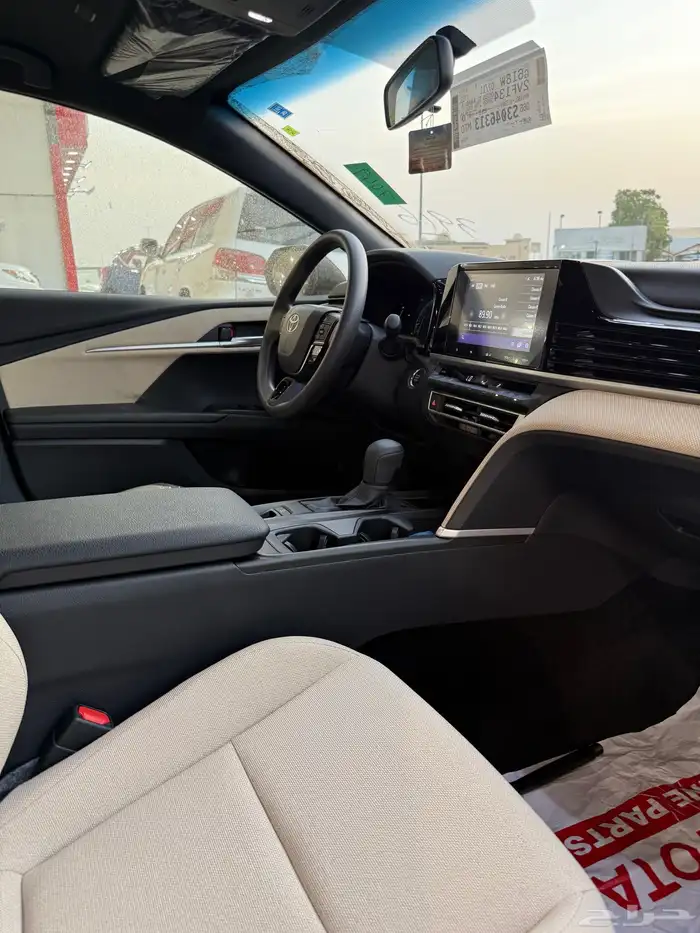 كامري E استاندر 2025 اسود اصفار 18