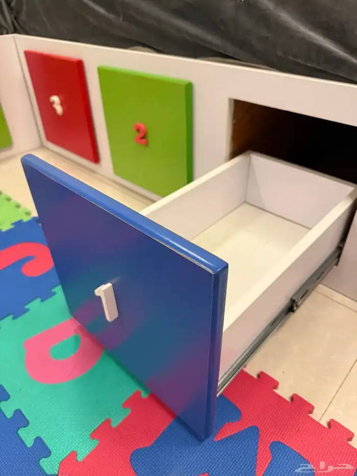 سرير شكل بيت بخشب قوي مع كنب حرف ال بنفس التصميم 6