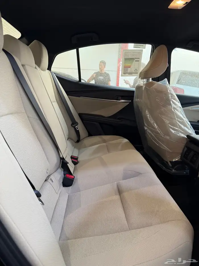 كامري E استاندر 2025 اسود اصفار 17