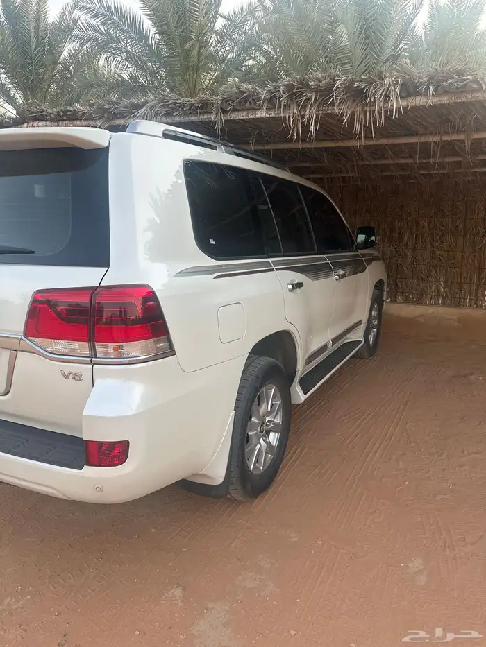 جيب لاند كروزر GXR 2020 ديزل فتحة المريات تسفط كاميرا 4