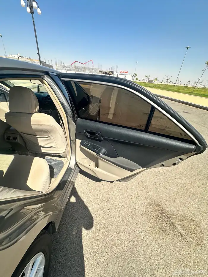 كامري 2015 GL نظيف 35
