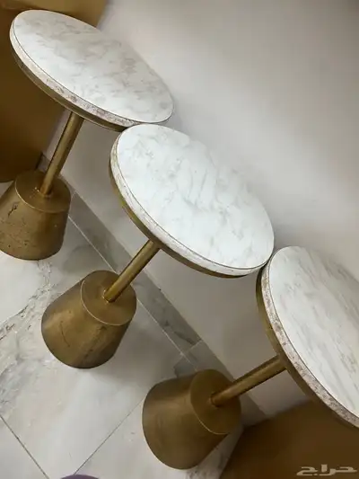 خمس طاولات نفس الشكل ب300 ريال 0