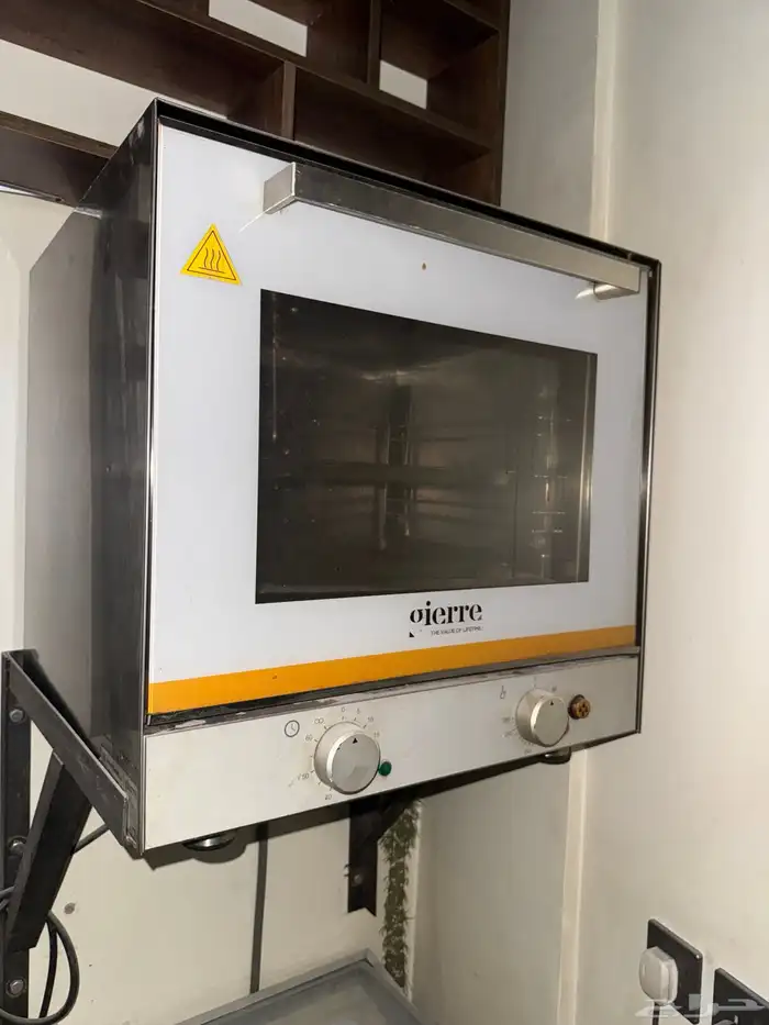 فرن معجنات ايطالي من شركه Gierre 1