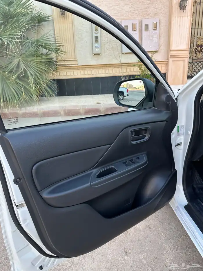 متسوبيشي L200 2022 بنزين 10
