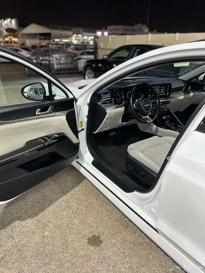 كيا K5 2022 نص فل وكالة مشروط 32