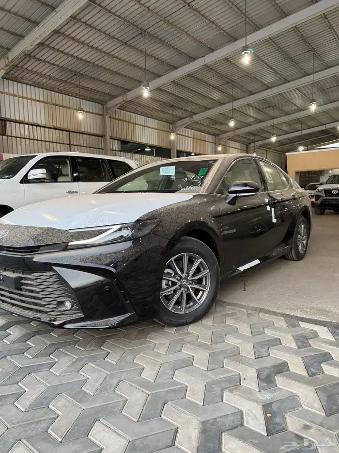 كامري E استاندر 2025 اسود اصفار 2