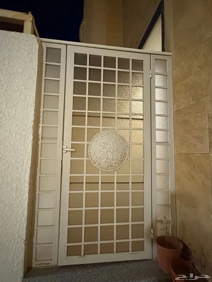 للبيع مكيف اسبليت و مطبخ وفرن و طاولة طعام 5