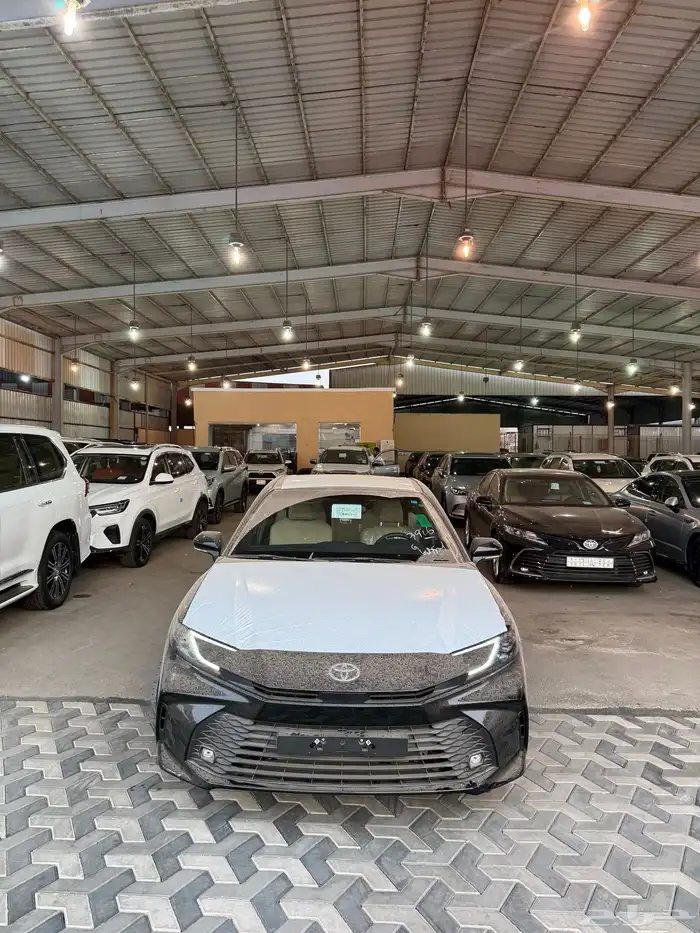 كامري E استاندر 2025 اسود اصفار 21