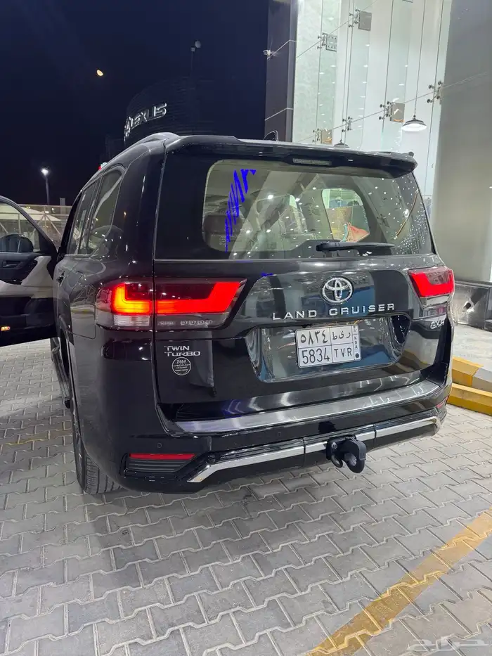 جكسار L3 اسود بنزين 2025 شبه اصفار عداد 8 الاف 9