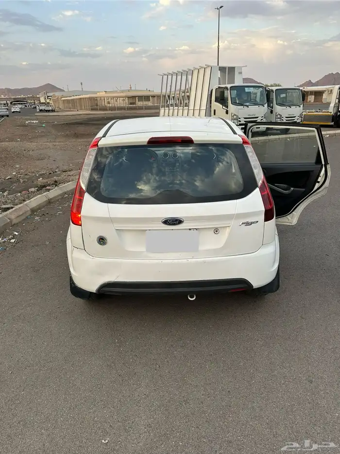 Ford Figo 2012 4