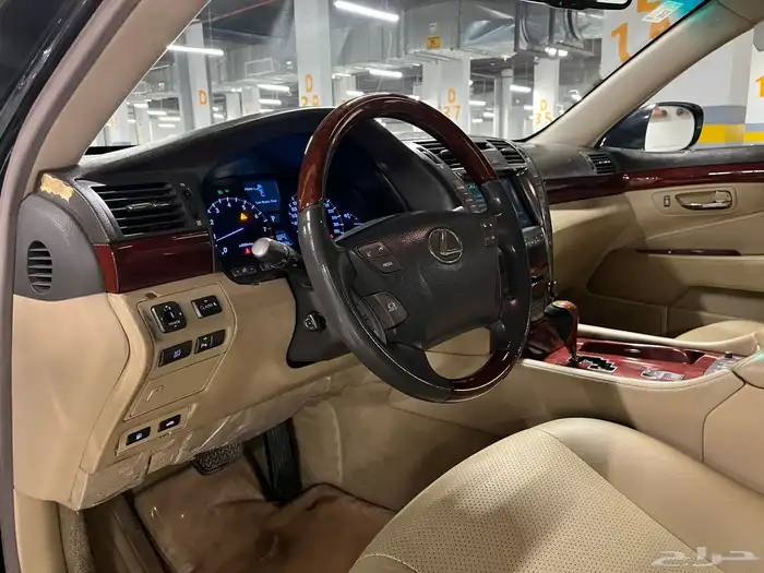 لكزس LS 4560L موديل 2007 19