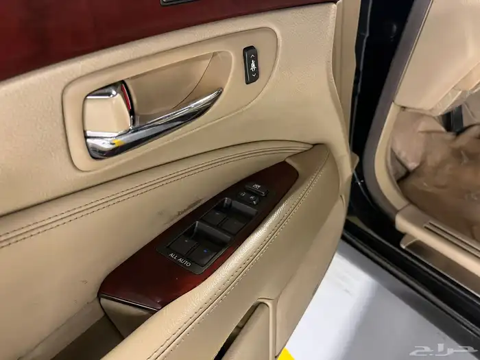 لكزس LS 4560L موديل 2007 18