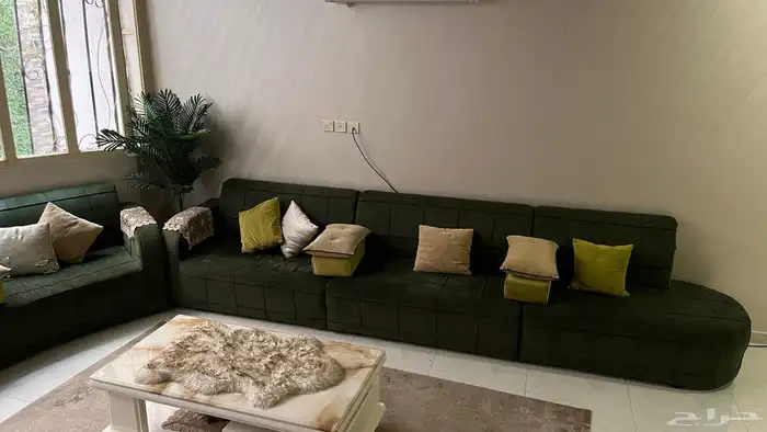 للبيع كنب دائري وطاوله 3