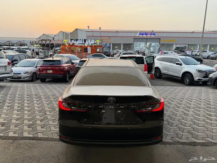 كامري E استاندر 2025 اسود اصفار 9