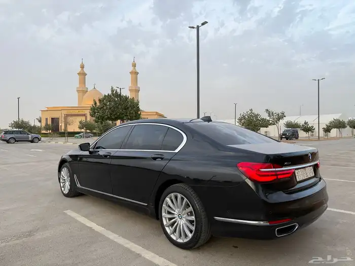 بي ام دبليو 740 منوة 6 سلندر 0