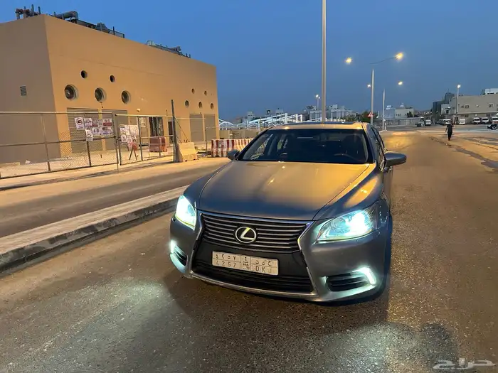 لكزس LS460 2015 4