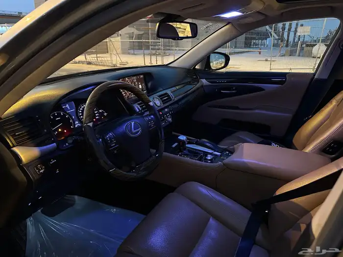 لكزس LS460 2015 14