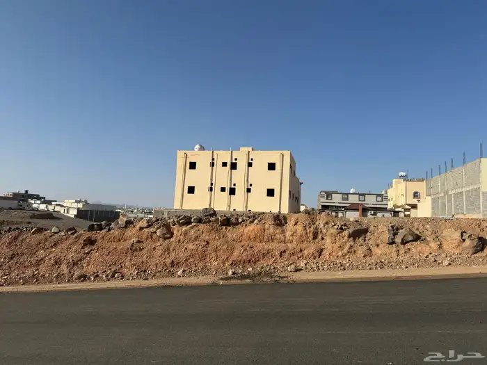 ارض للبيع بجوار مطار المدينة 0