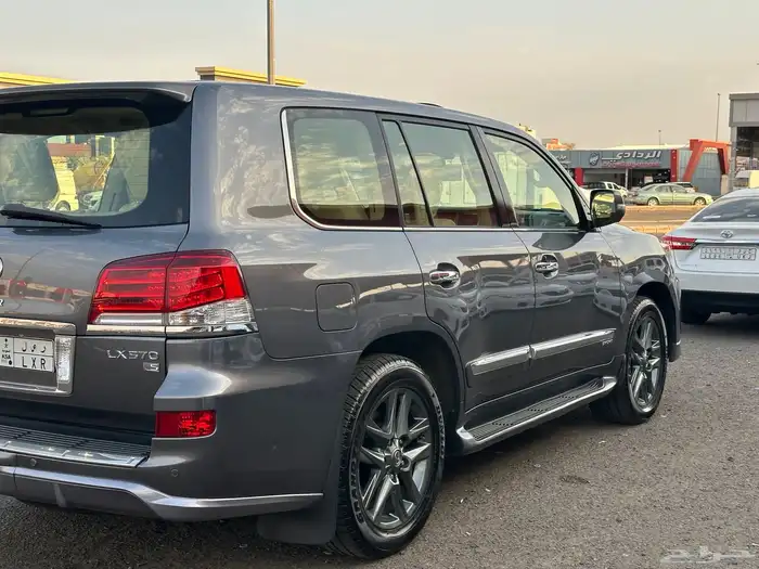 جيب لكزس 2013LX570 7