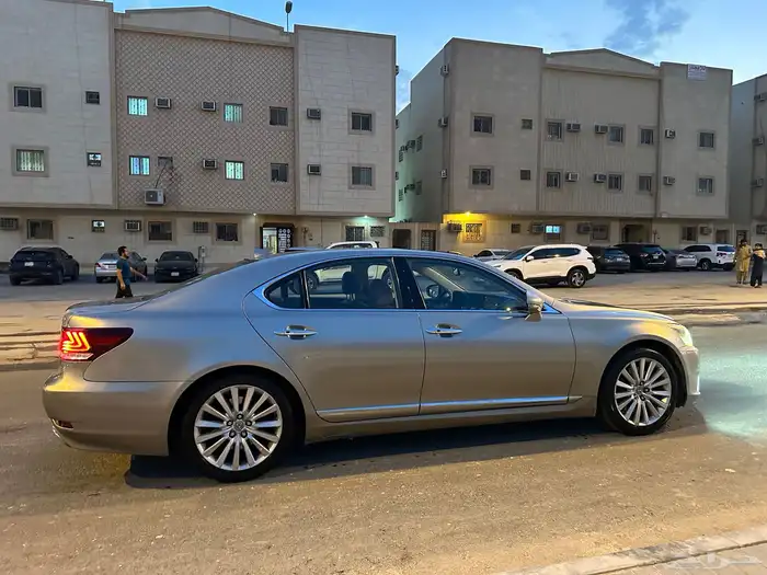 لكزس LS460 2015 10