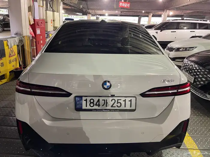 ارخص سعر في السوقققBMW 520 i داخليه اوف وايت 6