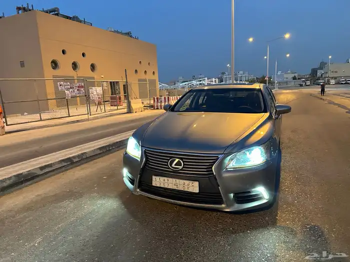 لكزس LS460 2015 1