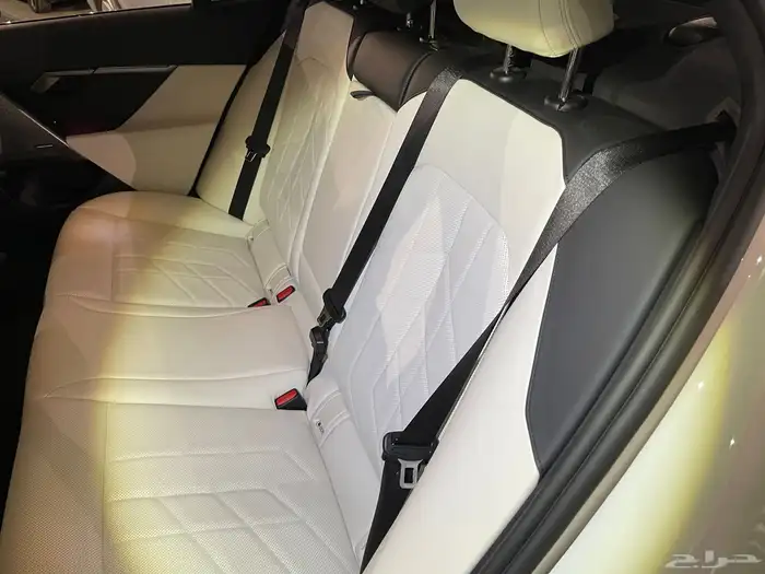 ارخص سعر في السوقققBMW 520 i داخليه اوف وايت 30
