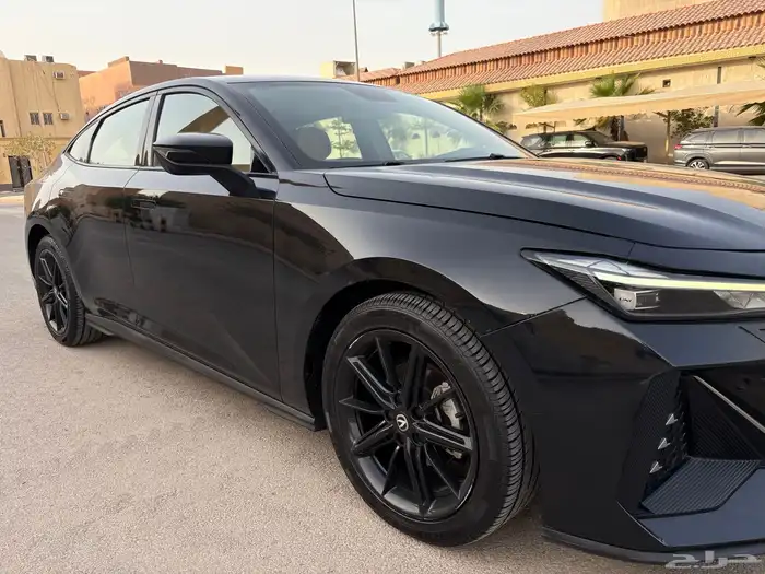 للبيع شانجان UNI-V 2023 9