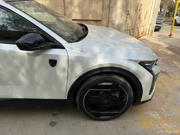 بي و 2024 GT فل 18
