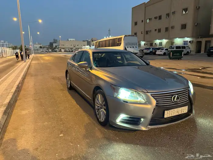 لكزس LS460 2015 3