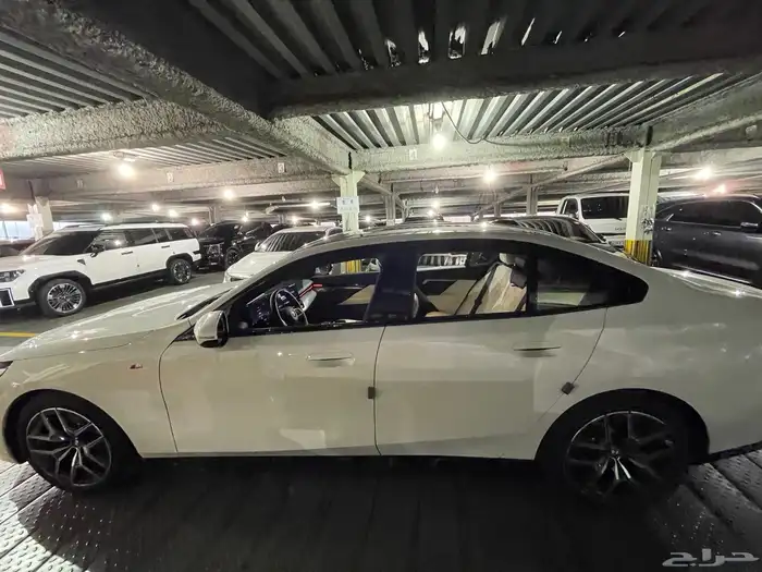 ارخص سعر في السوقققBMW 520 i داخليه اوف وايت 10