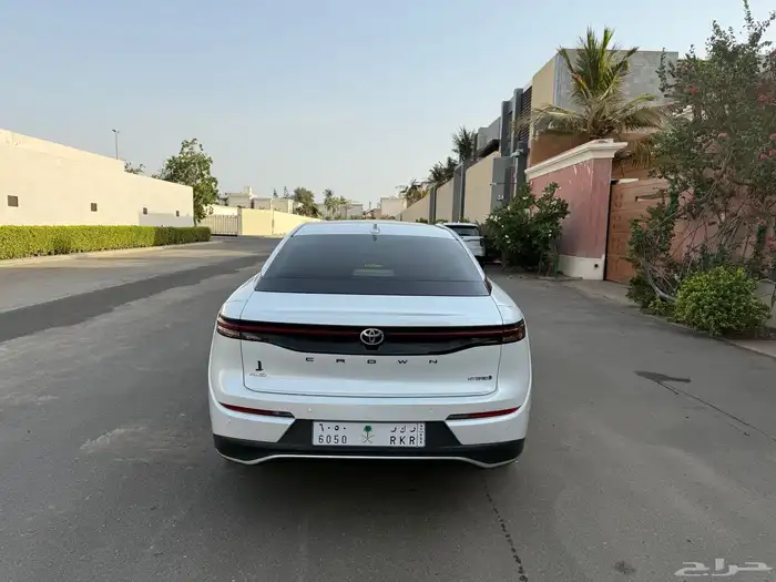 تويوتا كراون ماجستنا 2023 شبه جديد 4
