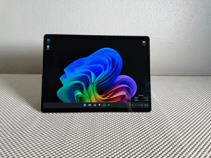 لاب توب وتابلت سيرفيس 11 pro مايكروسوفت 4