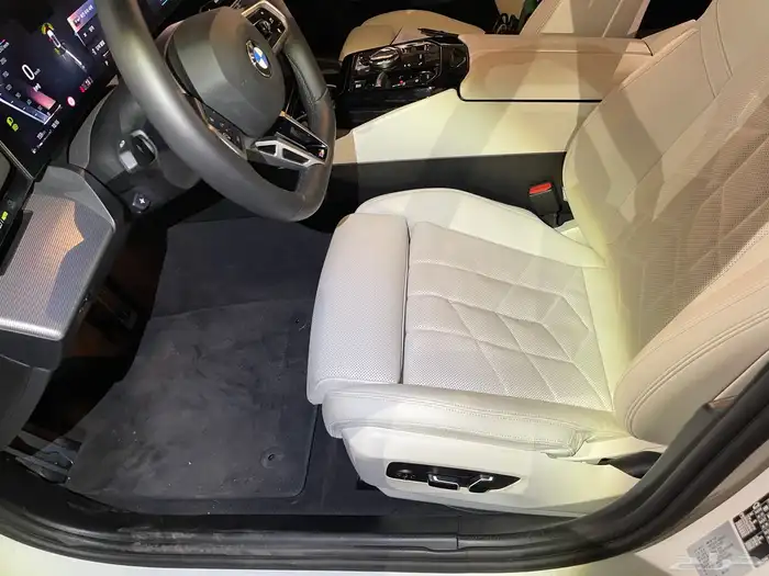 ارخص سعر في السوقققBMW 520 i داخليه اوف وايت 38