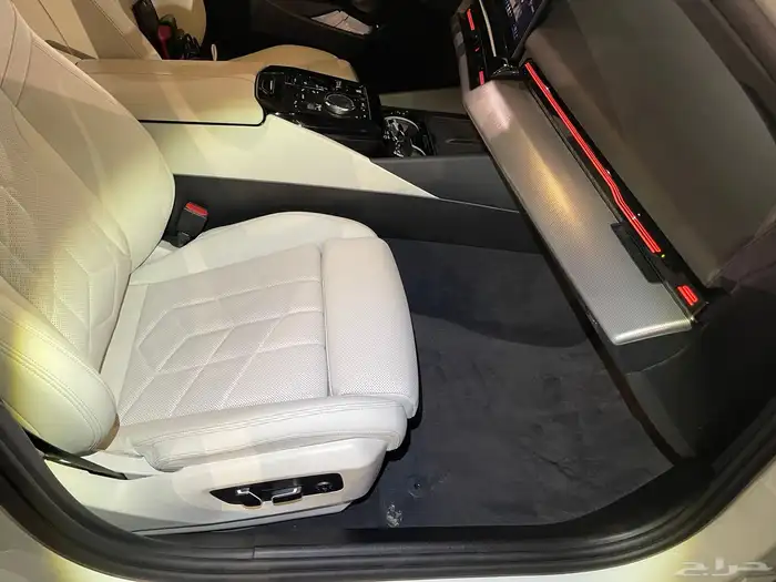 ارخص سعر في السوقققBMW 520 i داخليه اوف وايت 25