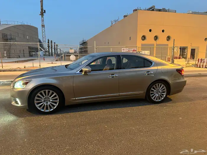 لكزس LS460 2015 0
