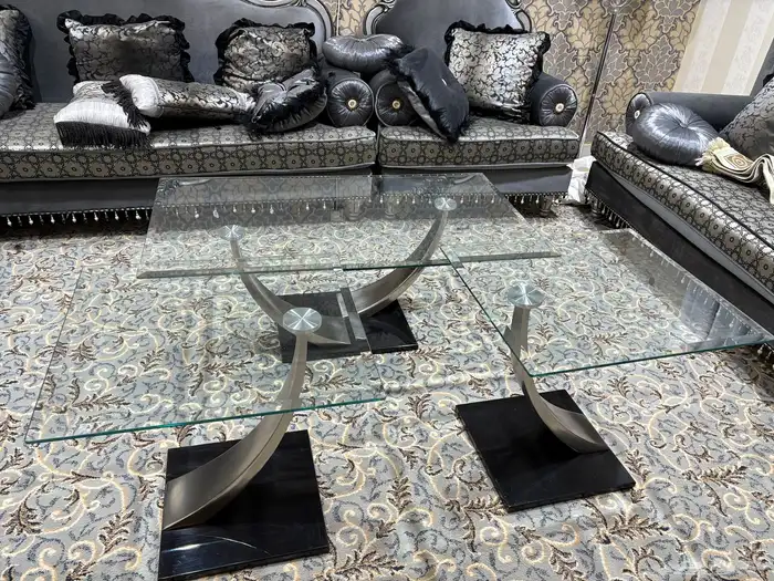 للبيع مكيف اسبليت و مطبخ وفرن و طاولة طعام 4