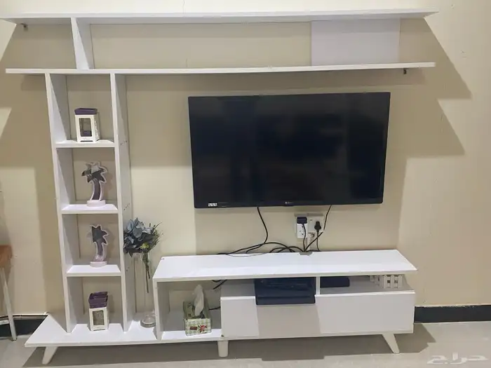 حي الذيبيه دولاب مكتبي مع شاشه تلفزيون عاديه 0