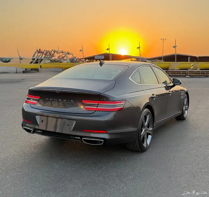 جنسس G80 2021 اعلا مواصفات من الداخل ابيض وكاله للبيع 5