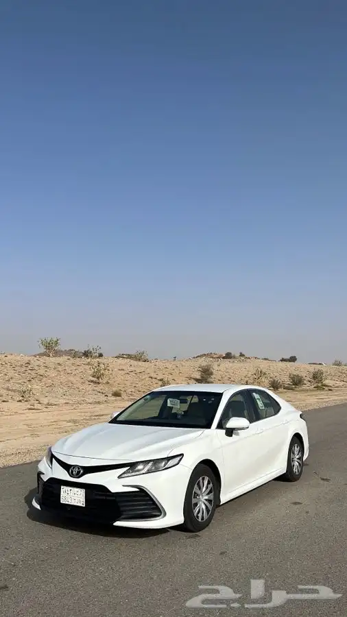 كامري 2022 ابيض LE 3